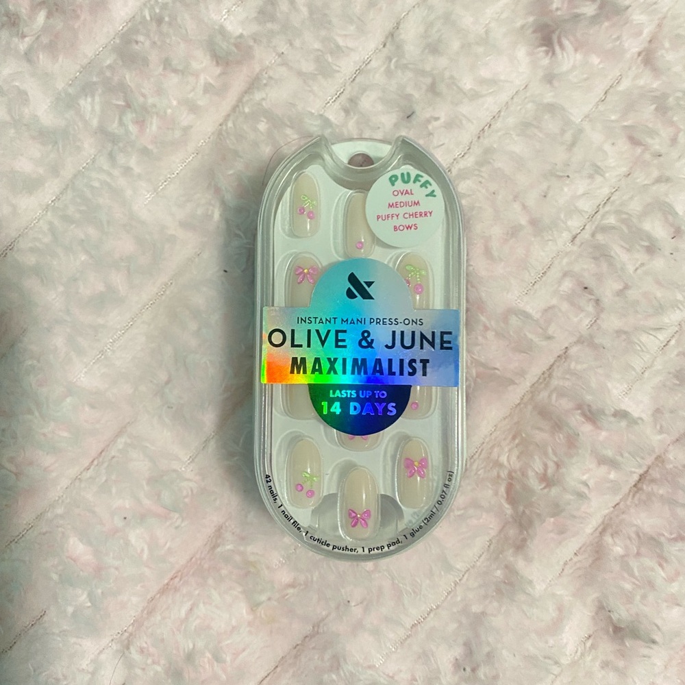 Olive & June press on nails